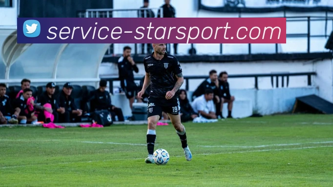 放飞足球梦在绿茵场上追逐激情与荣耀的青春旅程